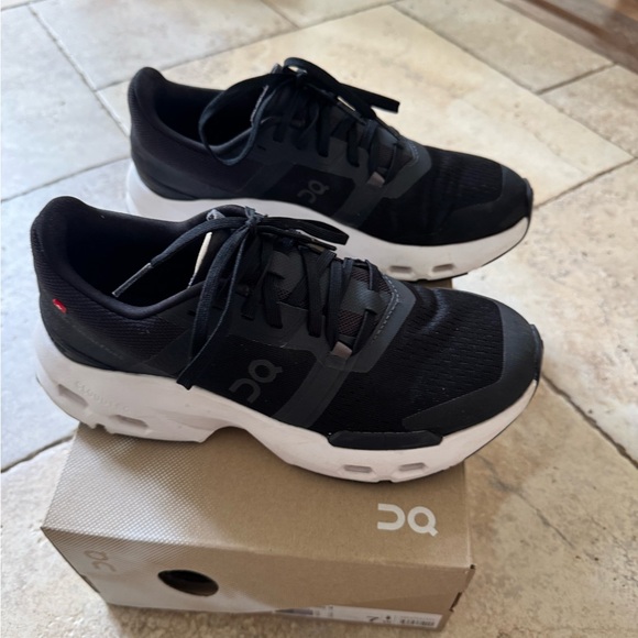 On cloud pulse in great condition size 7 women’s. - Picture 3 of 6